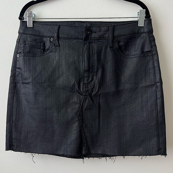 Kendall + Kylie NWT Black Waxed Coated Raw Hem Mini Skirt- Size 31 - Picture 1 of 8